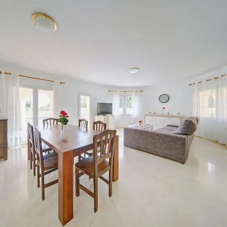 Holiday home Global Cucarres - By Global Holidays 8976 *